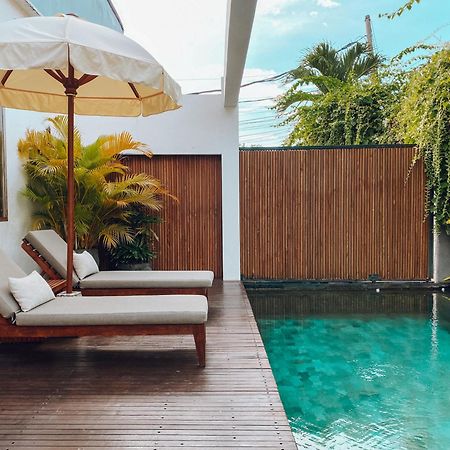 Suites Infinity & Beyond Seminyak Buitenkant foto